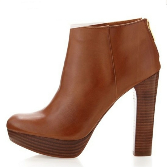 Michael Kors Lesley Ankle Boot - Picture 2 of 8